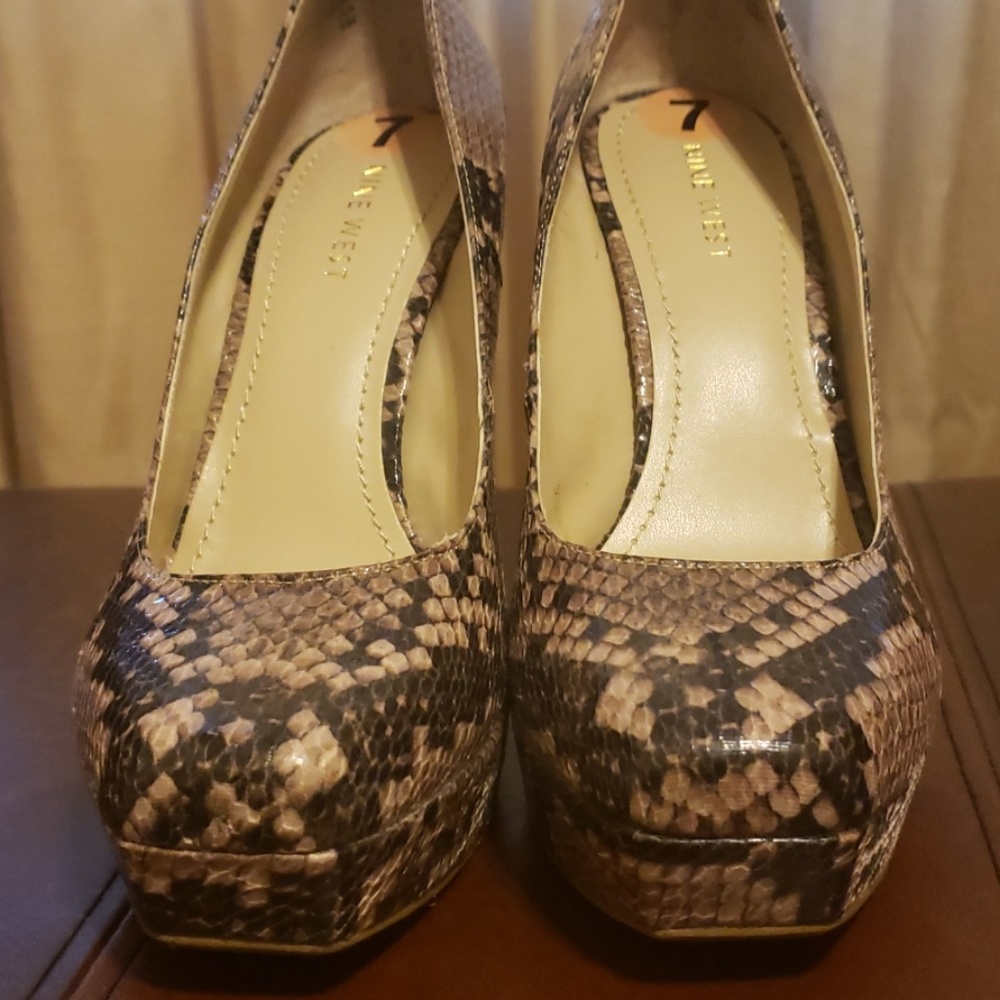 Shoes - Picture 7 of 7